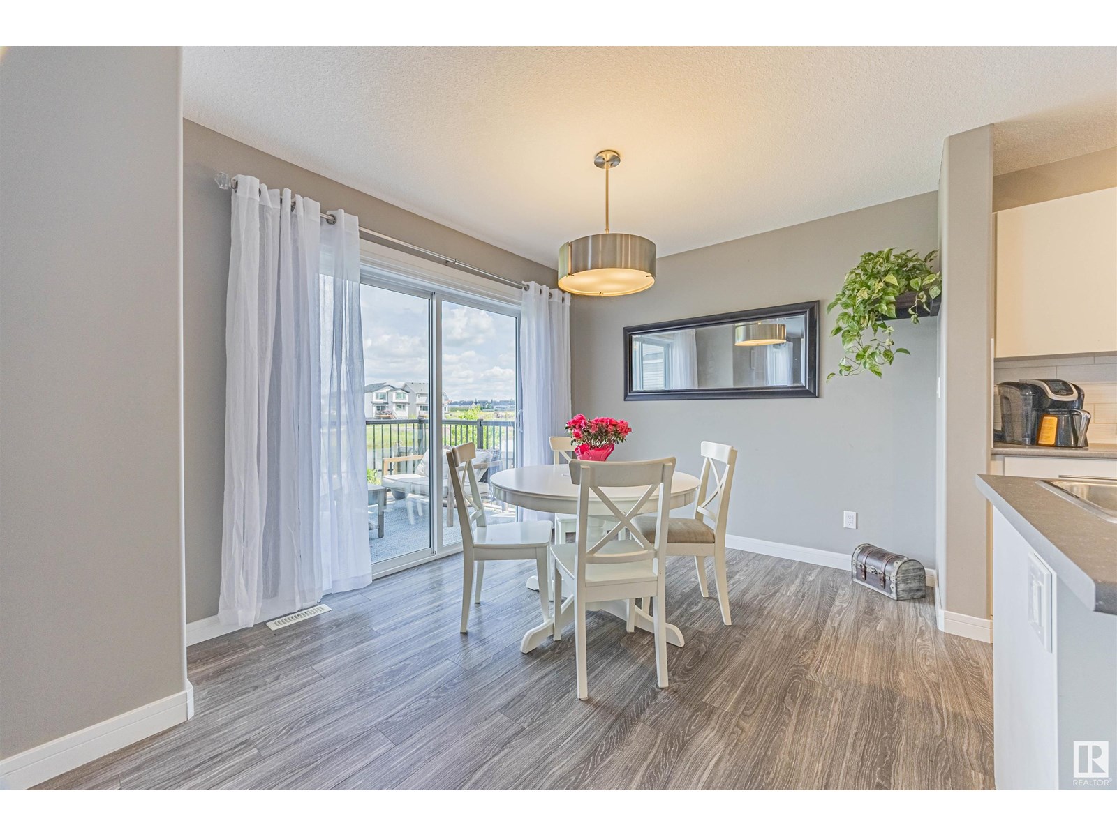 Photo 9 of 6406 61 Av, Beaumont AB