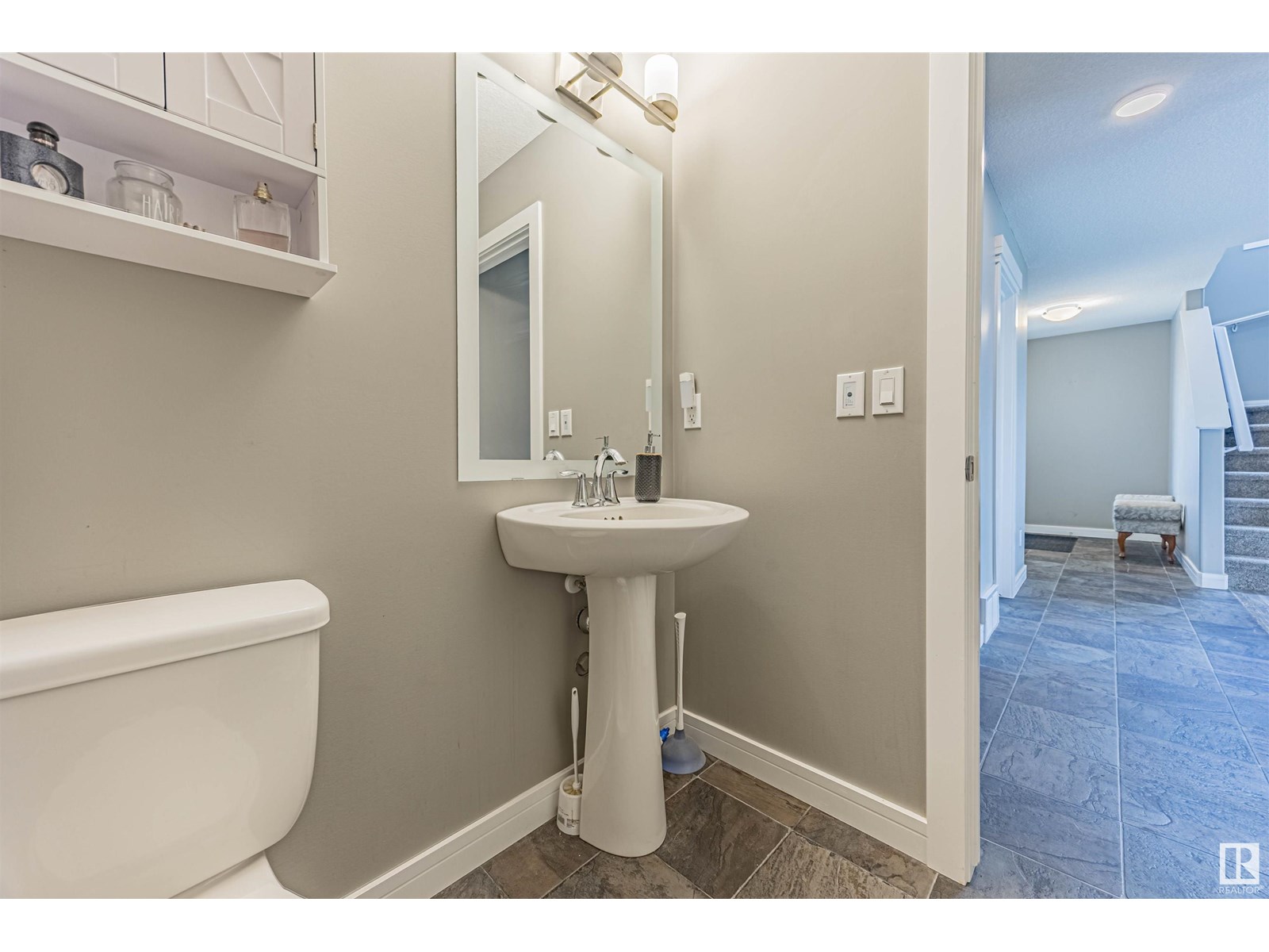 Photo 10 of 6406 61 Av, Beaumont AB