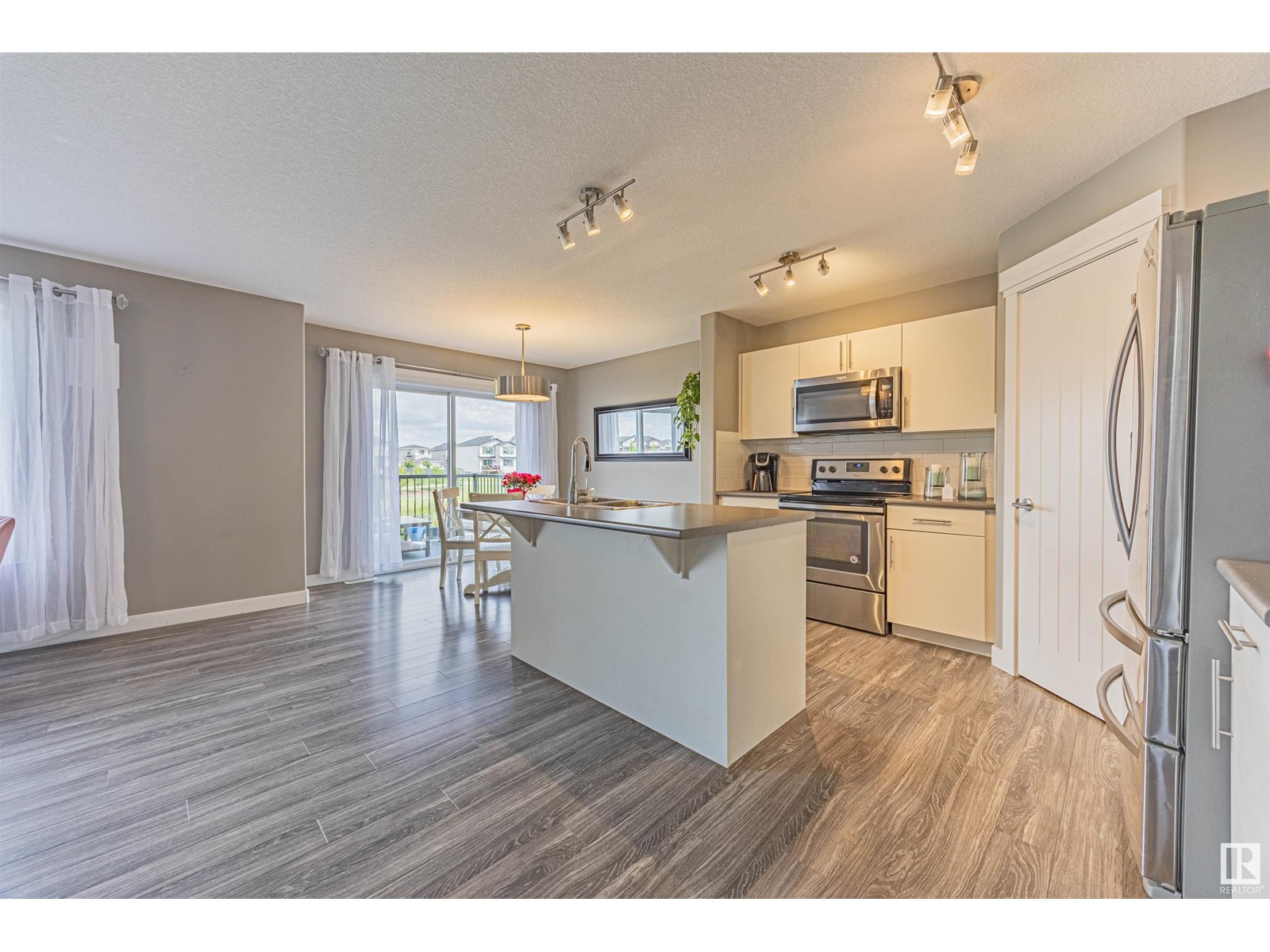 Photo 42 of 6406 61 Av, Beaumont AB