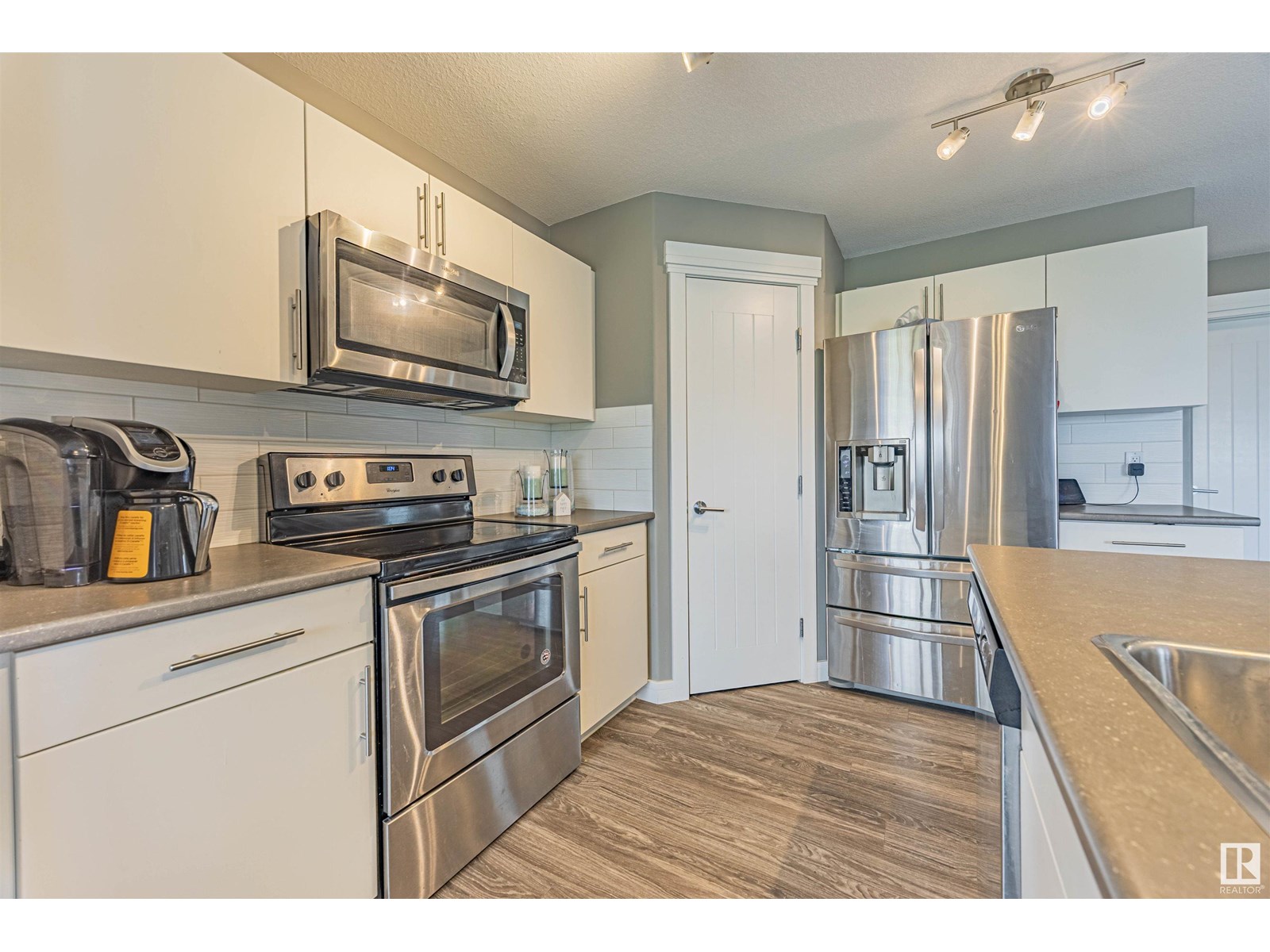 Photo 1 of 6406 61 Av, Beaumont AB
