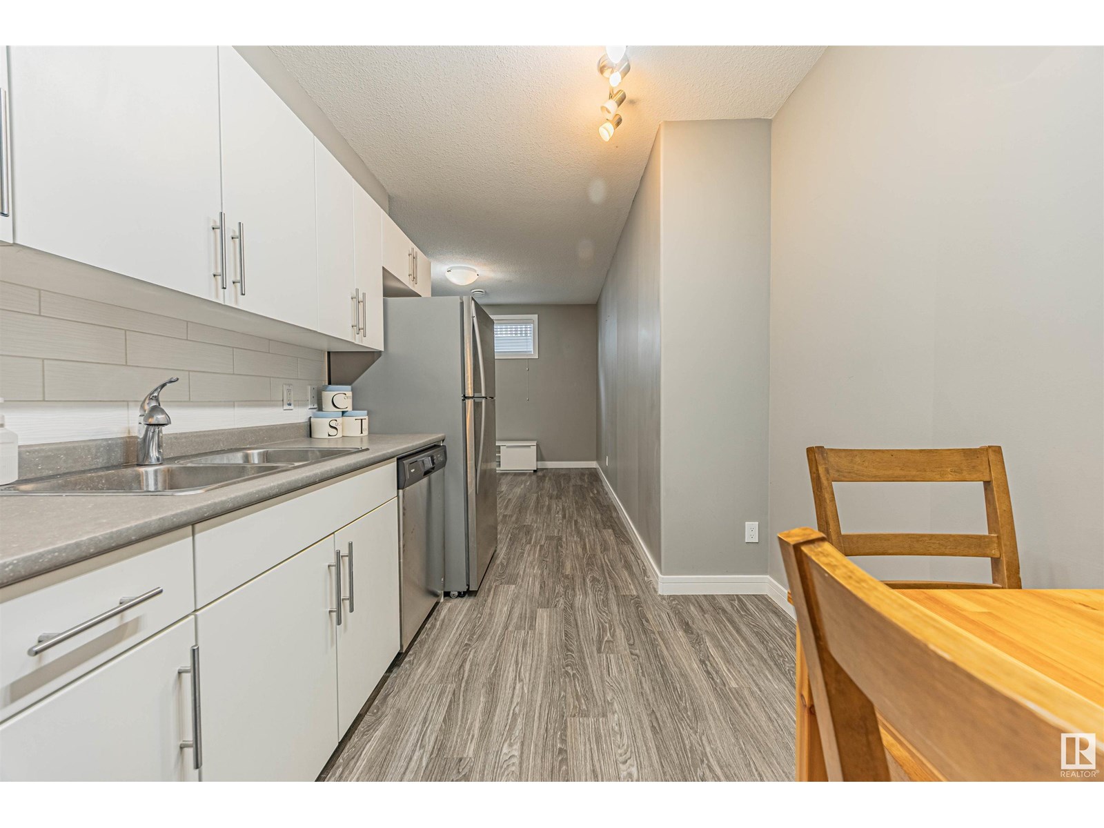 Photo 7 of 6406 61 Av, Beaumont AB