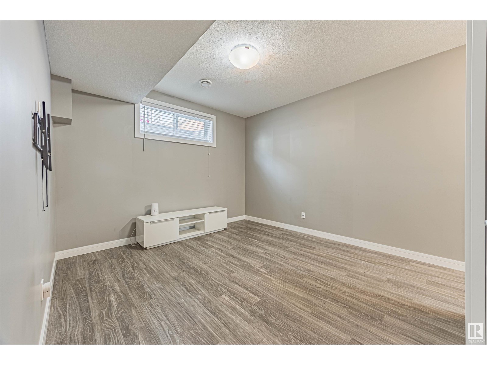 Photo 35 of 6406 61 Av, Beaumont AB