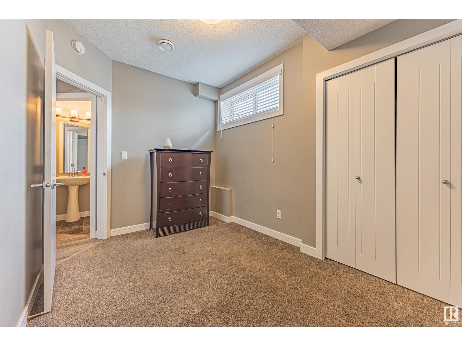 Photo 11 of 6406 61 Av, Beaumont AB
