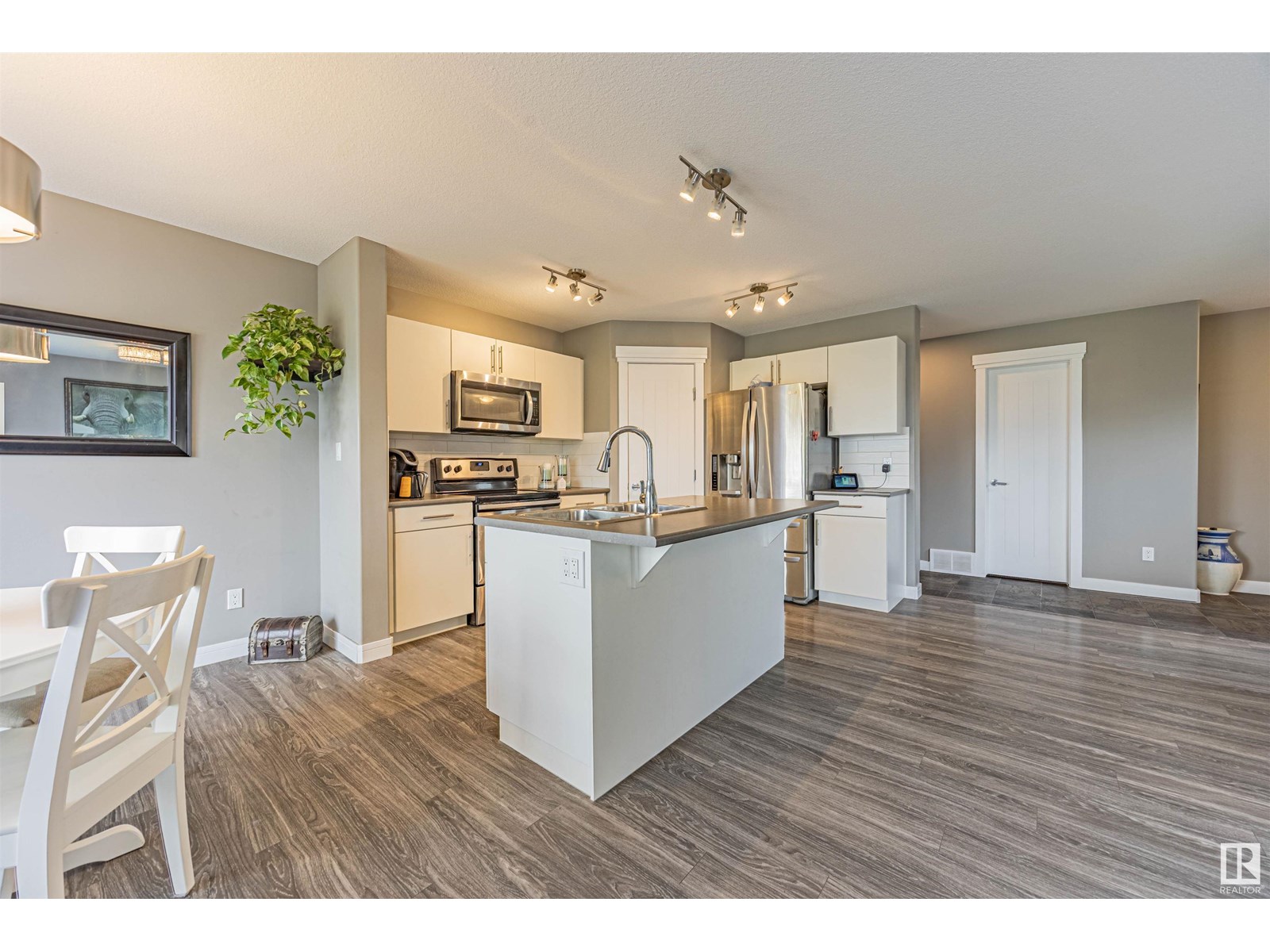 Photo 21 of 6406 61 Av, Beaumont AB