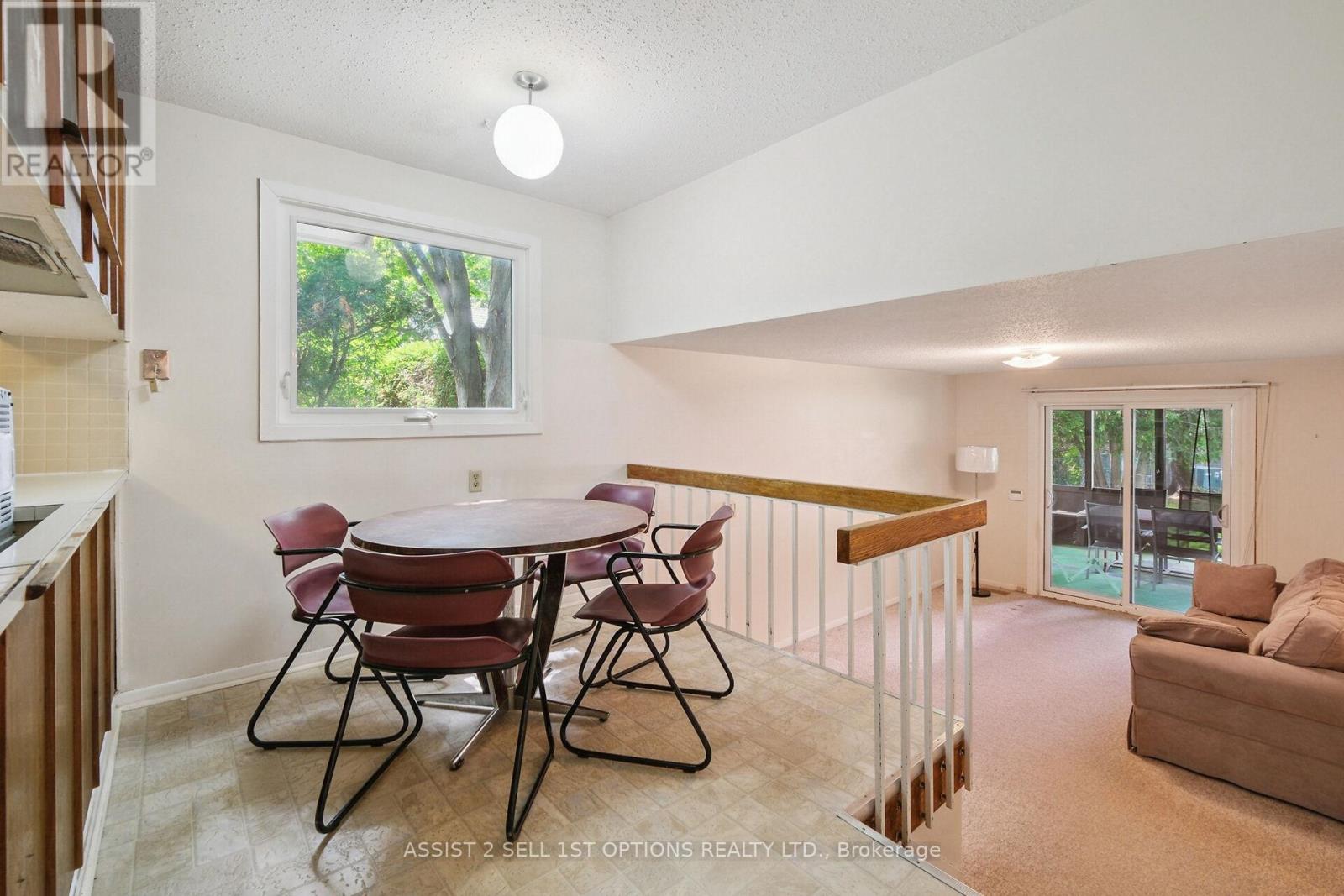 Photo 11 of 19 Moorcroft Road, Ottawa ON