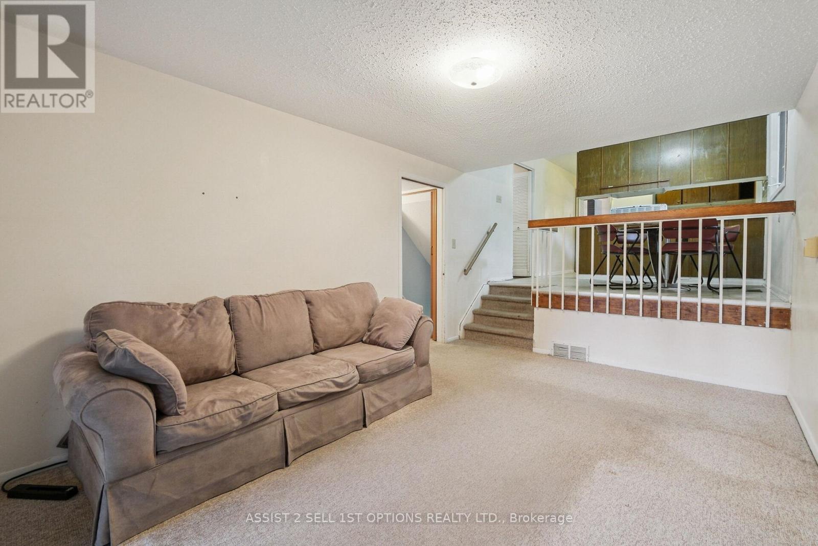Photo 8 of 19 Moorcroft Road, Ottawa ON