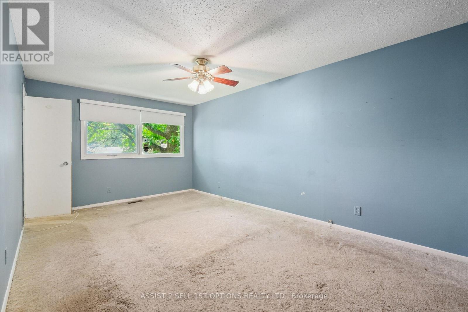 Photo 12 of 19 Moorcroft Road, Ottawa ON