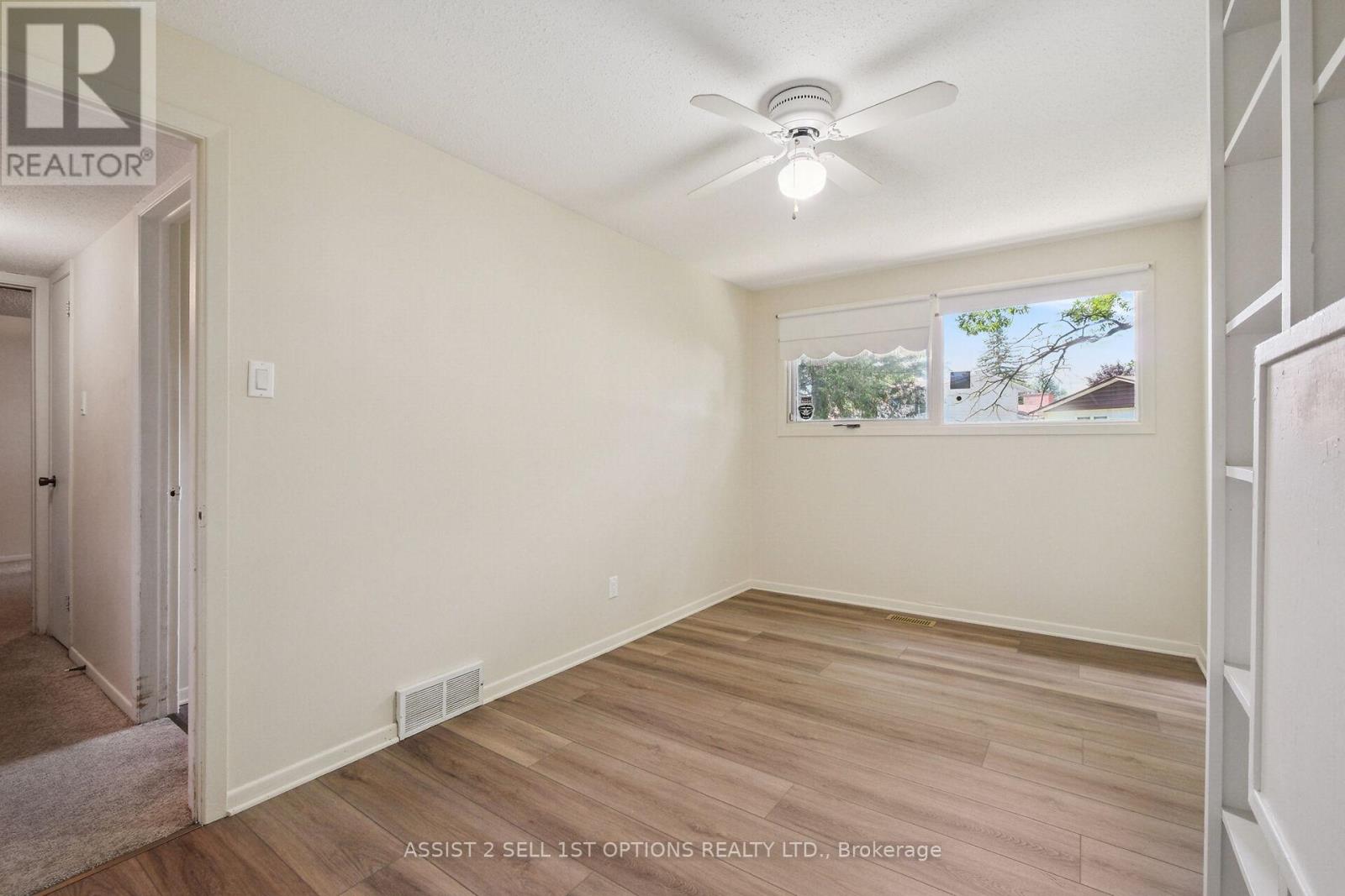 Photo 2 of 19 Moorcroft Road, Ottawa ON
