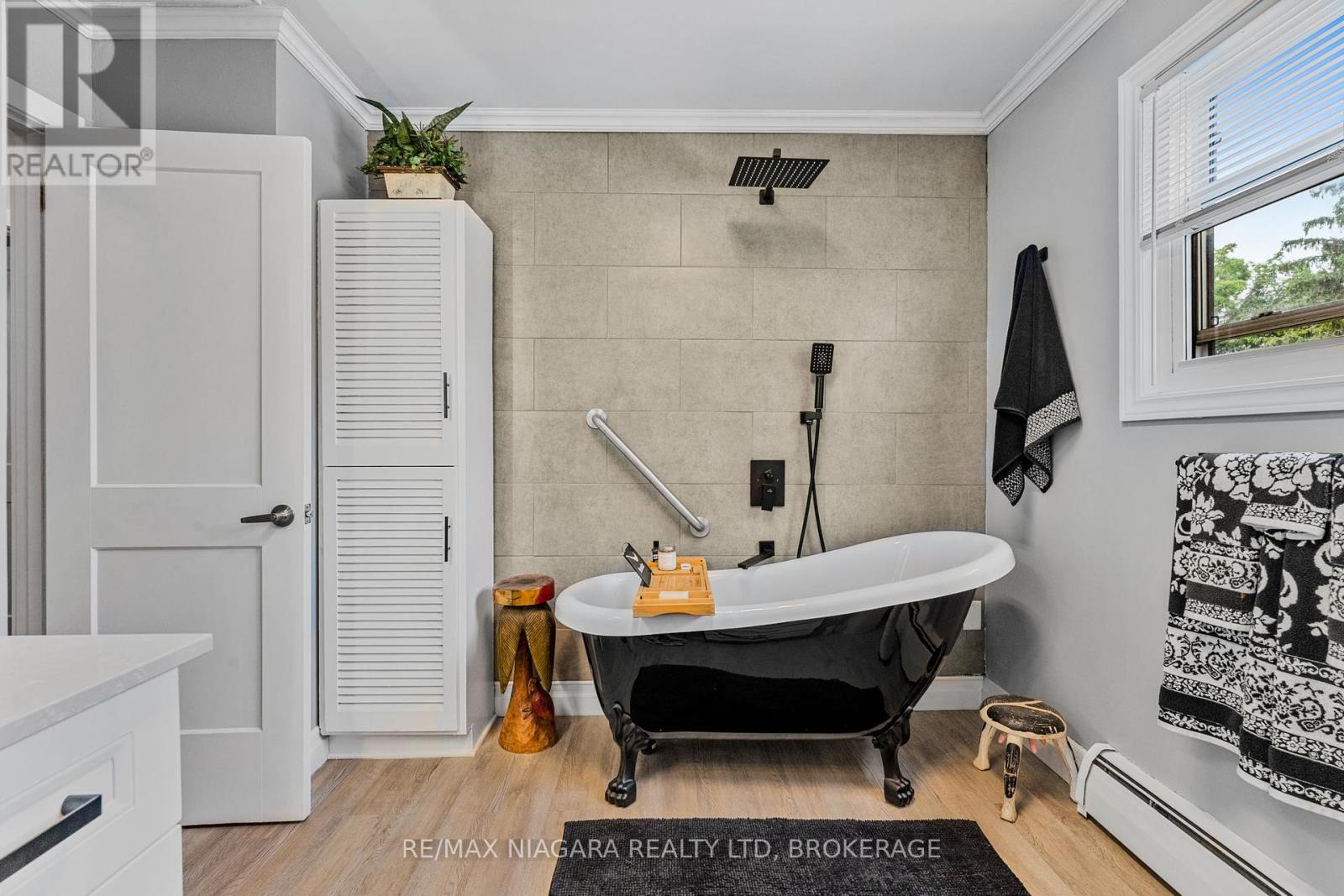Photo 8 of 671 Ridge Road N, Fort Erie ON