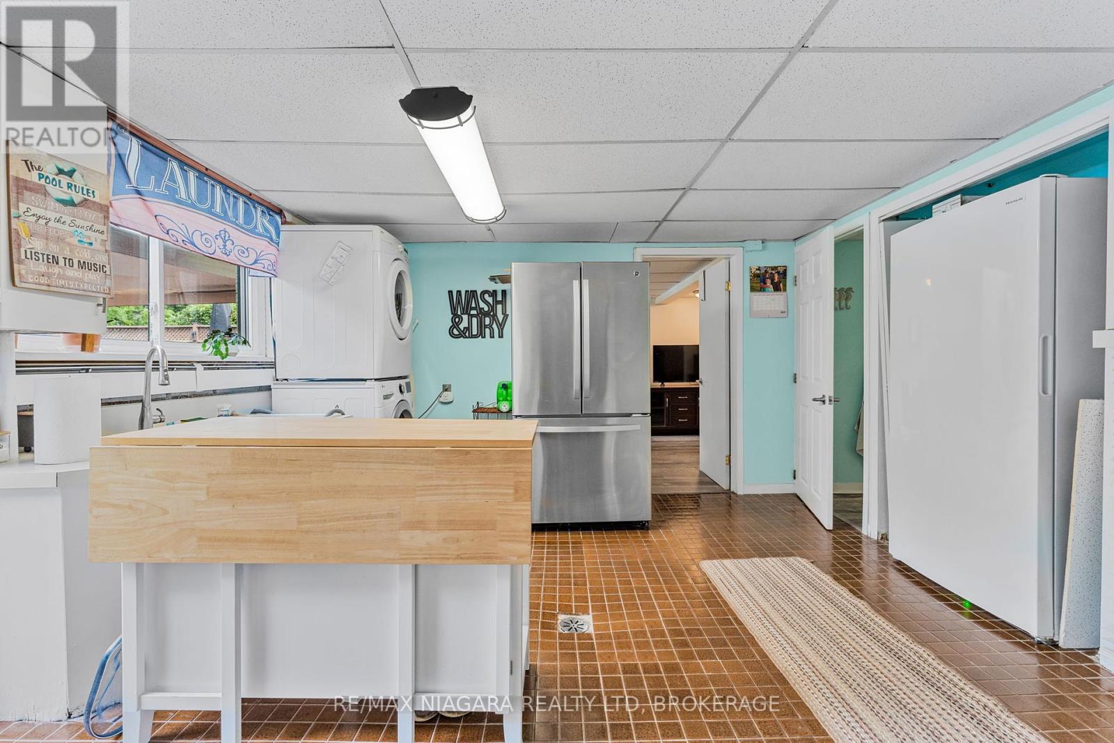 Photo 5 of 671 Ridge Road N, Fort Erie ON