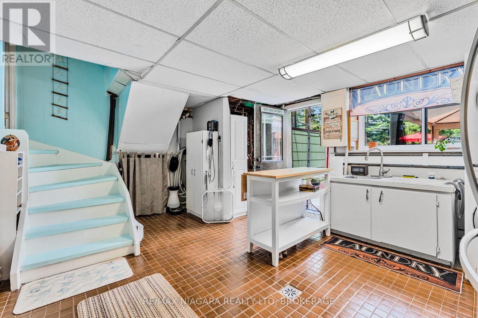 Photo 13 of 671 Ridge Road N, Fort Erie ON