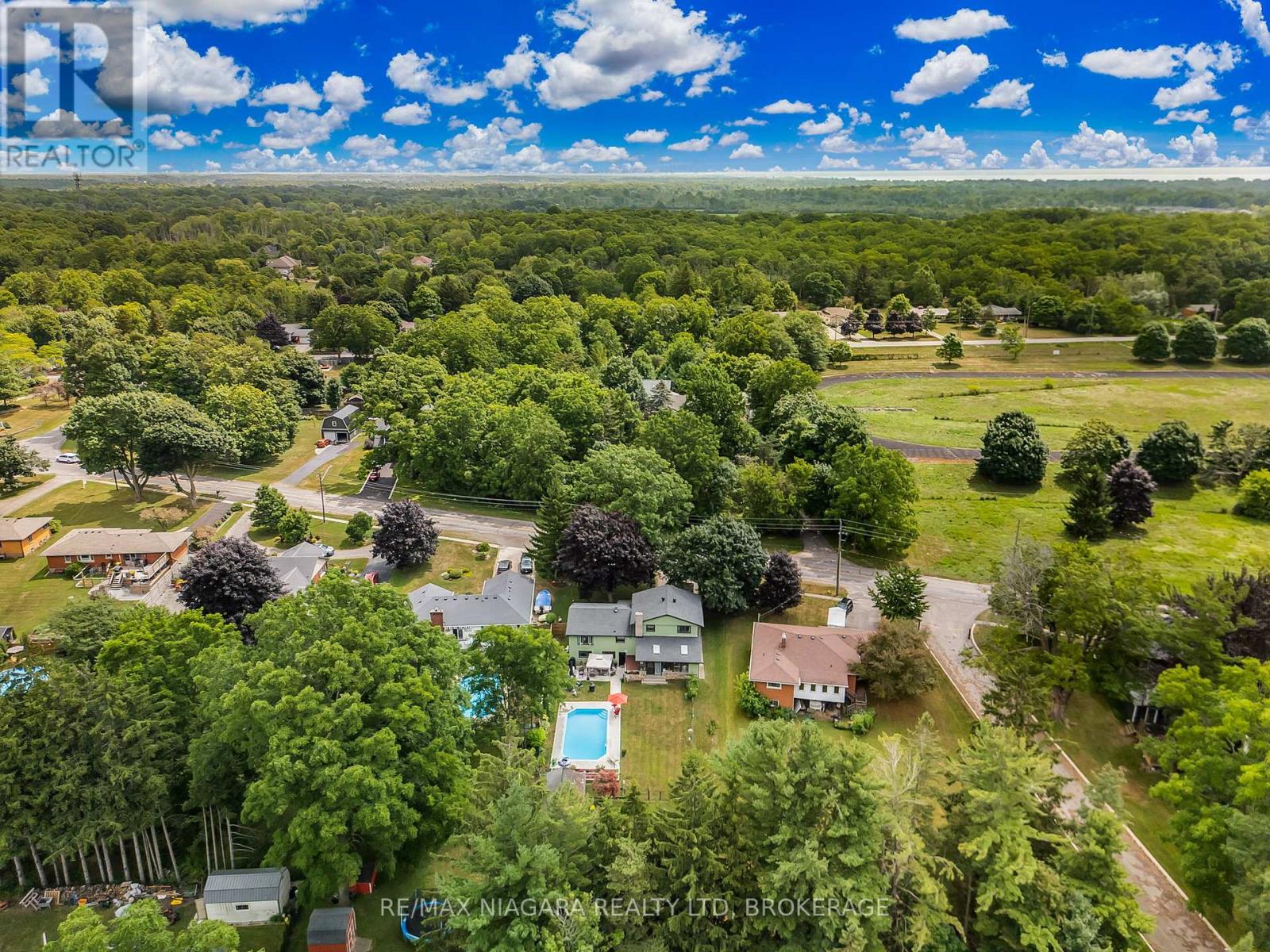 Photo 4 of 671 Ridge Road N, Fort Erie ON