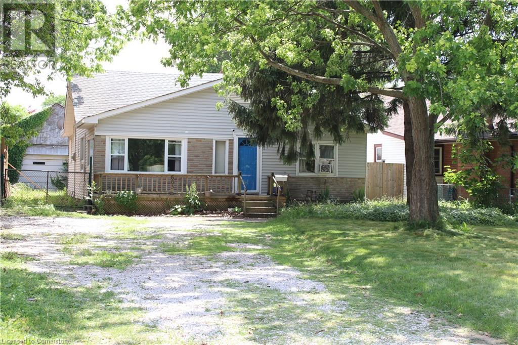 Photo 4 of 665 Lakeshore Road, Sarnia ON