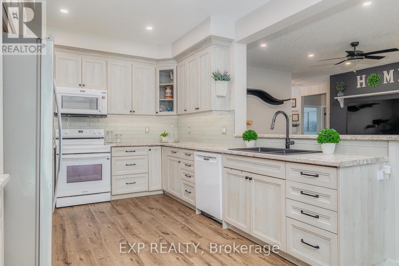 Photo 12 of 45372 Davies Street, Huron East ON