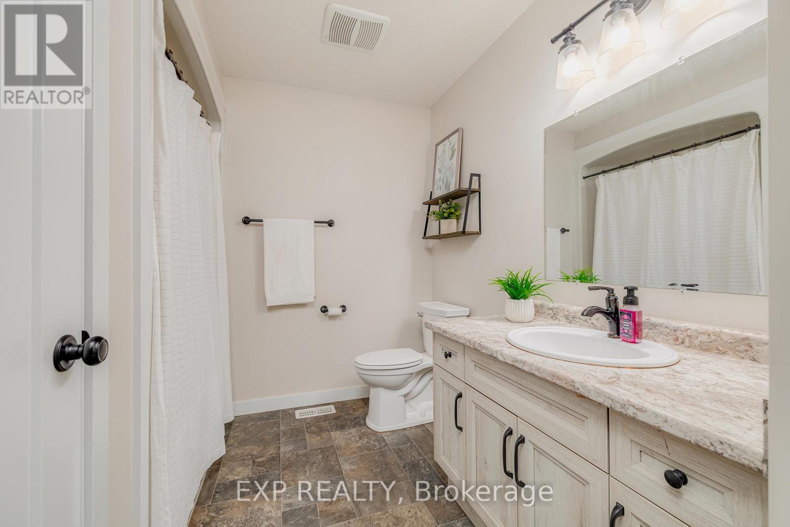 Photo 34 of 45372 Davies Street, Huron East ON