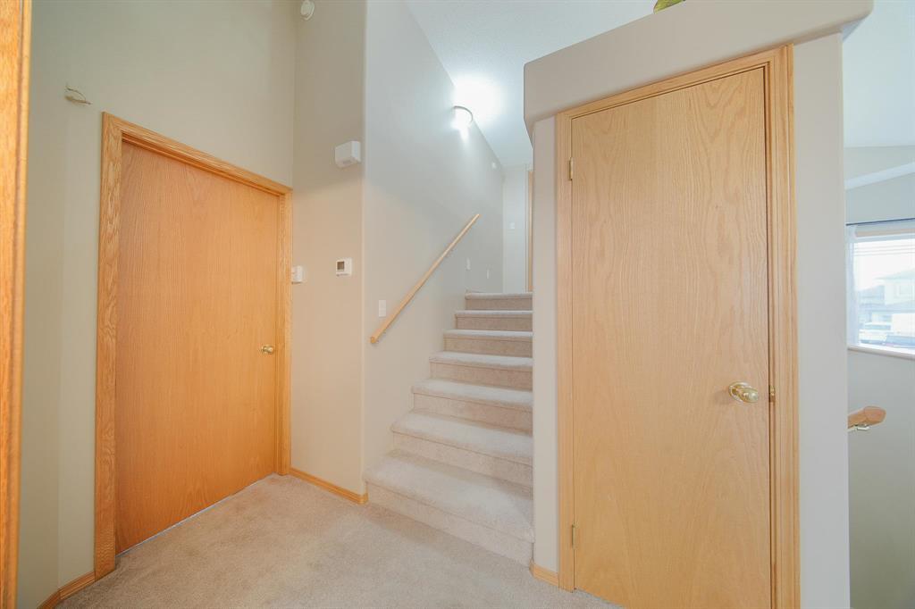 Photo 12 of 39 Sedona Crescent, Winnipeg MB