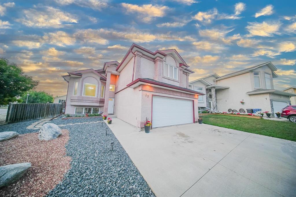Photo 9 of 39 Sedona Crescent, Winnipeg MB