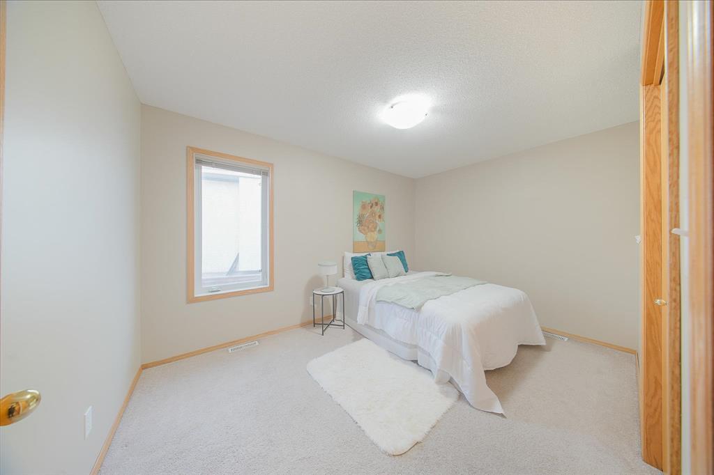 Photo 48 of 39 Sedona Crescent, Winnipeg MB