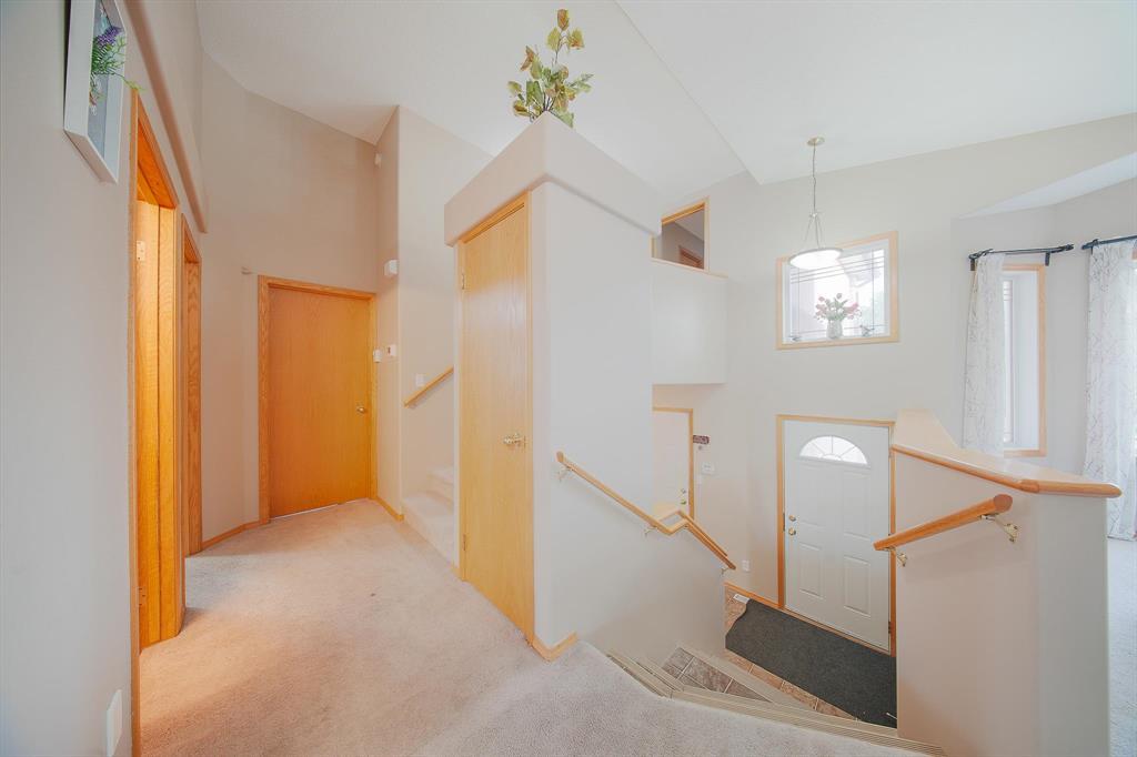 Photo 7 of 39 Sedona Crescent, Winnipeg MB