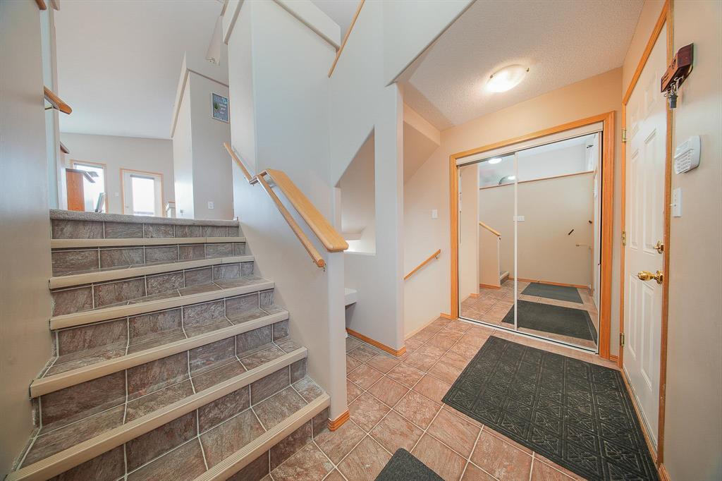 Photo 13 of 39 Sedona Crescent, Winnipeg MB