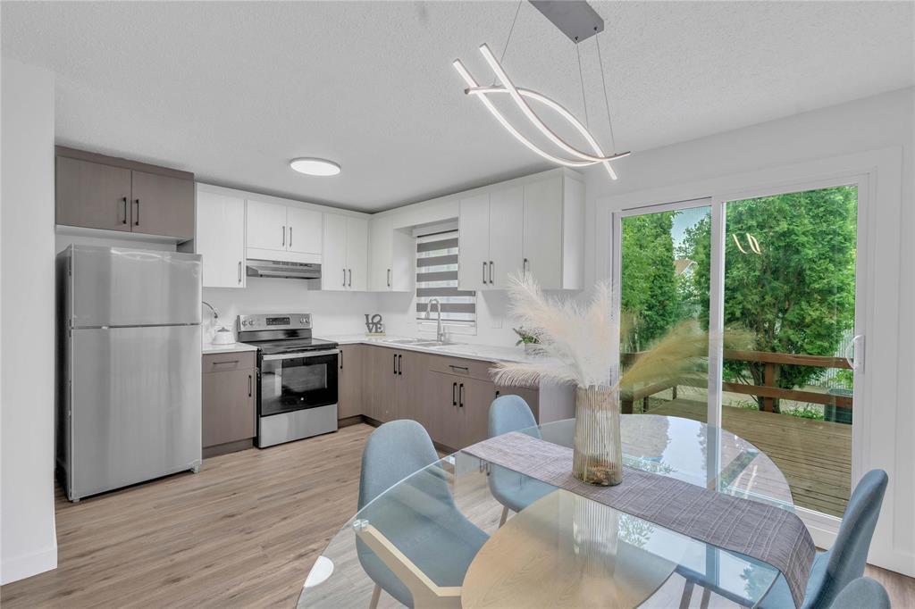 Photo 11 of 158 Kinver Avenue, Winnipeg MB