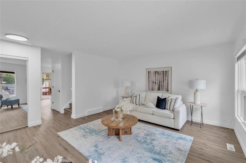 Photo 8 of 158 Kinver Avenue, Winnipeg MB