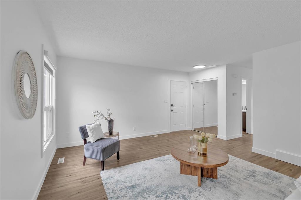 Photo 9 of 158 Kinver Avenue, Winnipeg MB