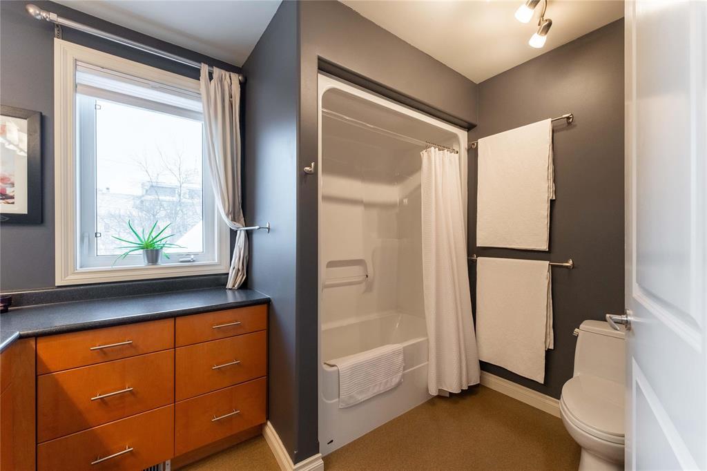 Photo 23 of 43 Kingsway, Winnipeg MB