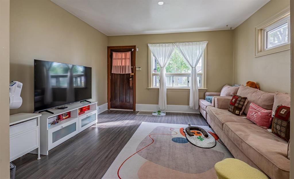 Photo 2 of 861 Mcdermot Avenue, Winnipeg MB