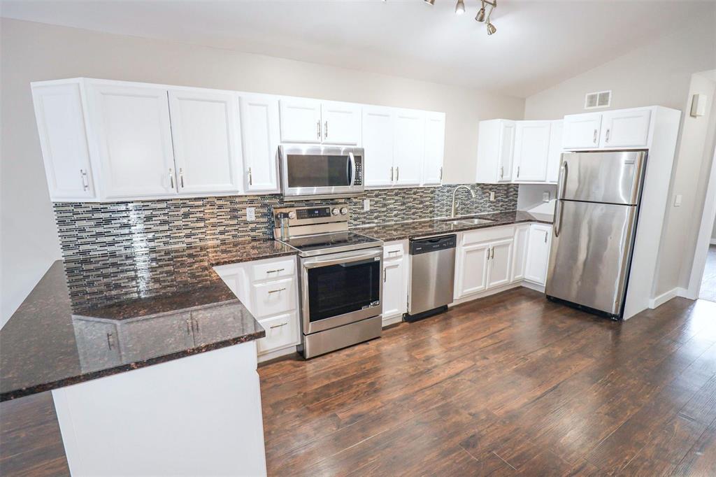 Photo 8 of 562 Jamison Avenue, Winnipeg MB