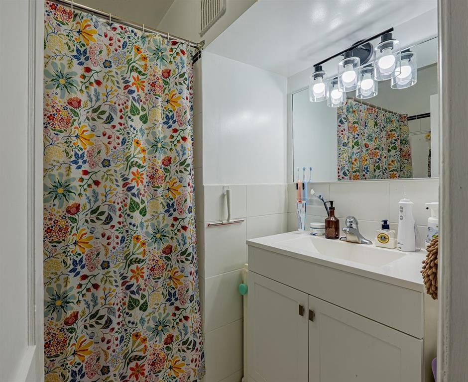 Photo 10 of 861 Mcdermot Avenue, Winnipeg MB