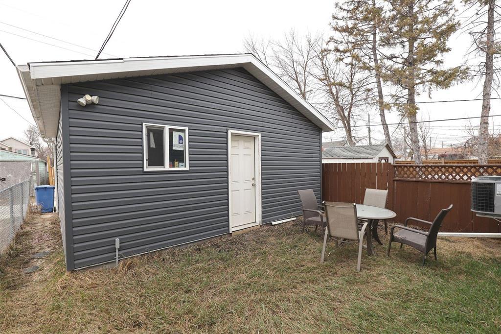 Photo 6 of 562 Jamison Avenue, Winnipeg MB