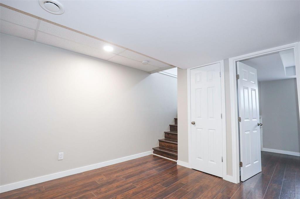 Photo 1 of 562 Jamison Avenue, Winnipeg MB