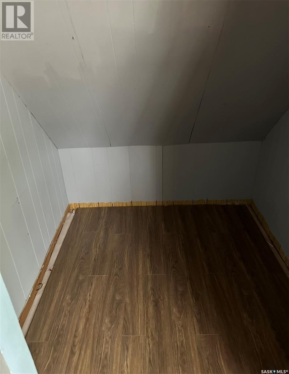 Photo 3 of 1031 3rd Avenue Ne, Moose Jaw SK