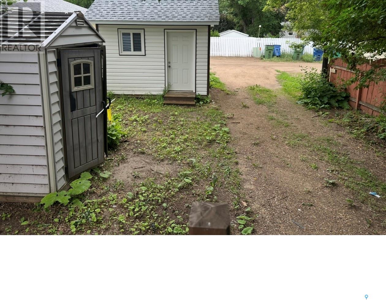 Photo 7 of 1031 3rd Avenue Ne, Moose Jaw SK
