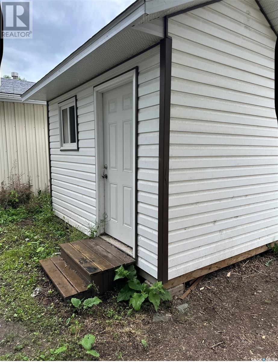 Photo 12 of 1031 3rd Avenue Ne, Moose Jaw SK