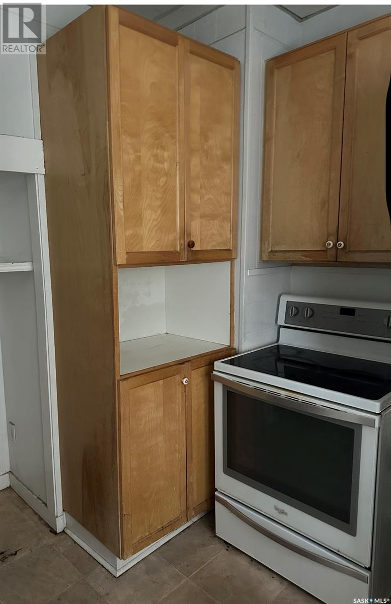Photo 11 of 1031 3rd Avenue Ne, Moose Jaw SK