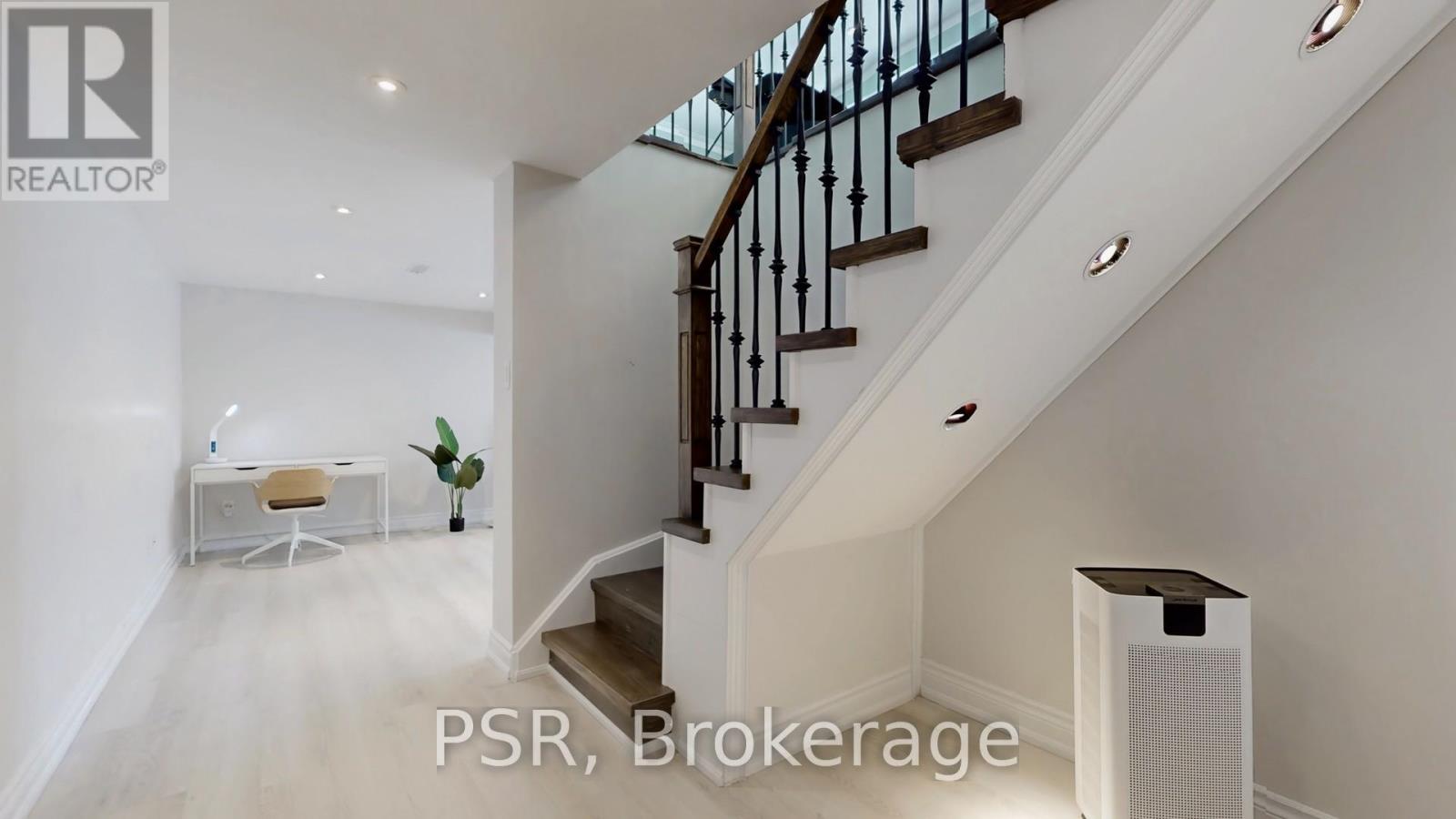 Photo 14 of 1554 Randor Drive, Mississauga ON