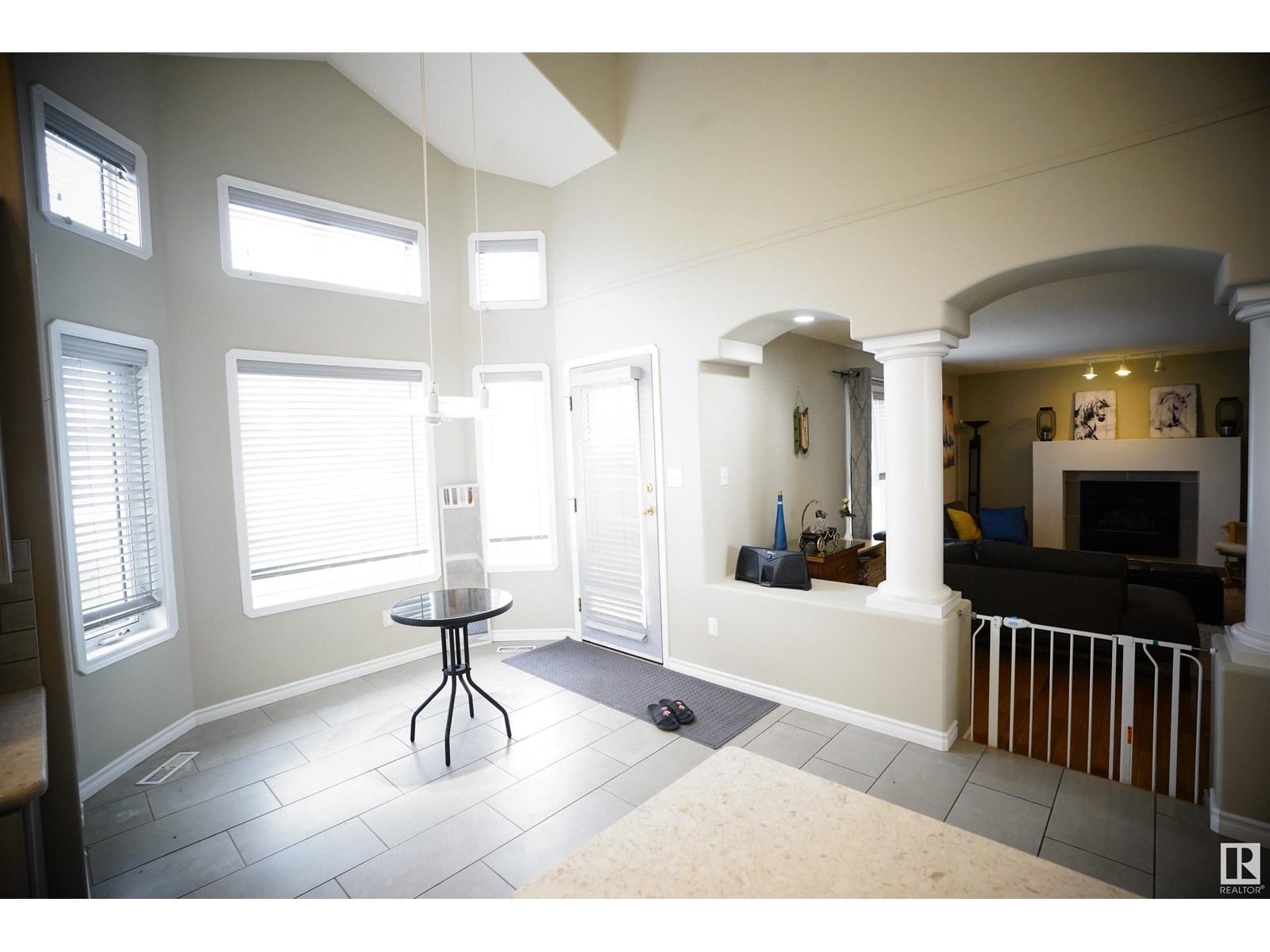 Photo 12 of 15716 68 St Nw, Edmonton AB