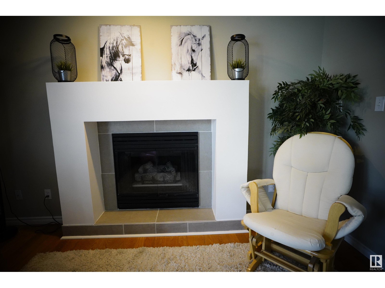 Photo 15 of 15716 68 St Nw, Edmonton AB