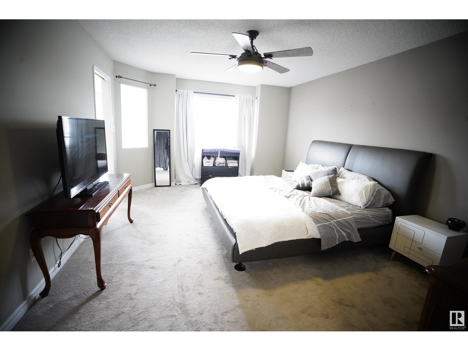 Photo 21 of 15716 68 St Nw, Edmonton AB
