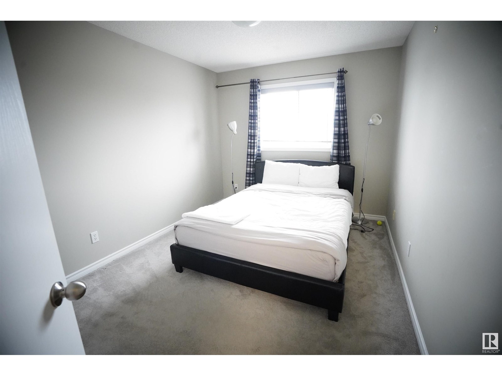 Photo 26 of 15716 68 St Nw, Edmonton AB