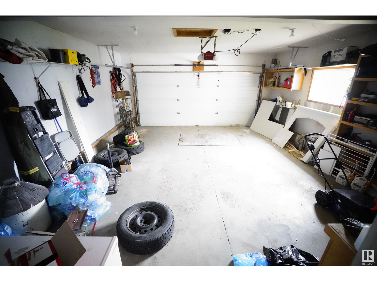 Photo 32 of 15716 68 St Nw, Edmonton AB