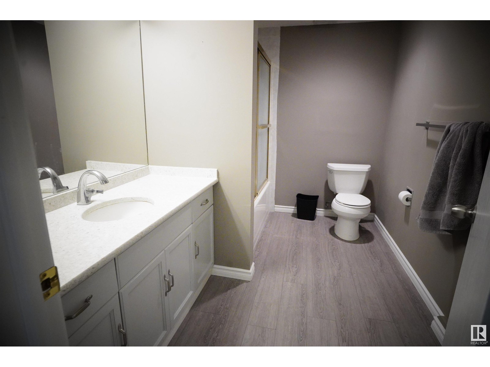 Photo 36 of 15716 68 St Nw, Edmonton AB