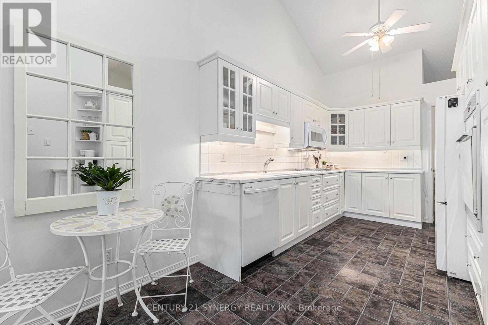 Photo 13 of 44 Innesbrook Court, Ottawa ON