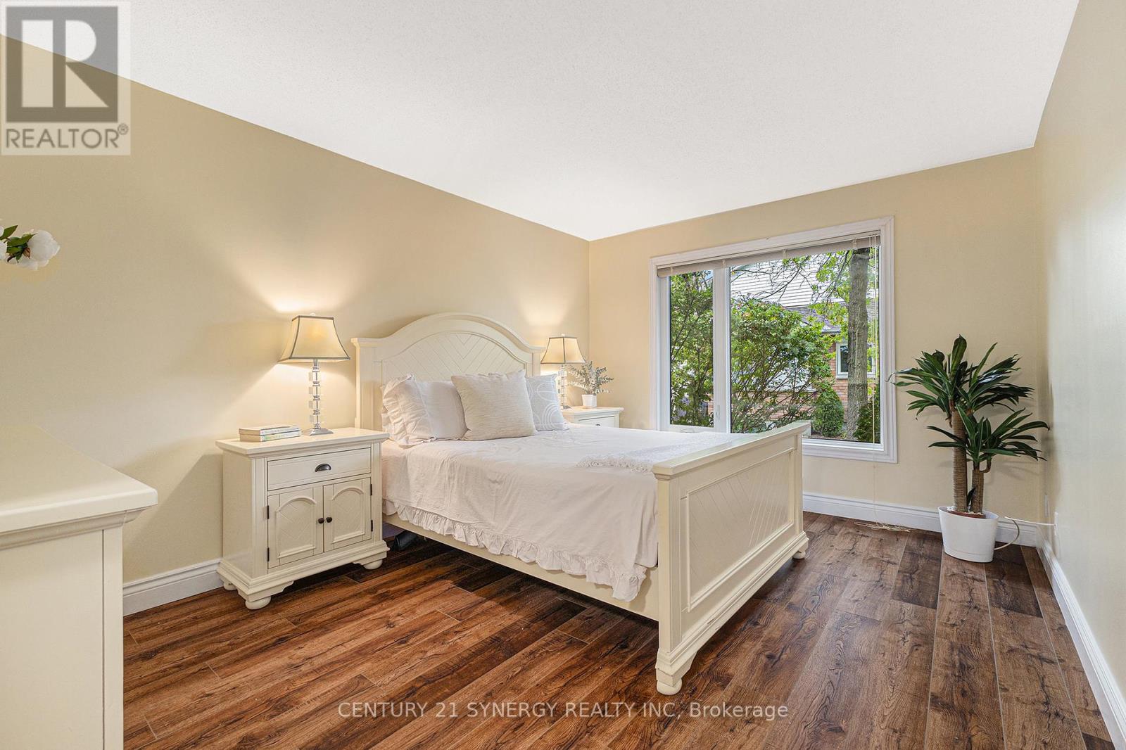 Photo 17 of 44 Innesbrook Court, Ottawa ON