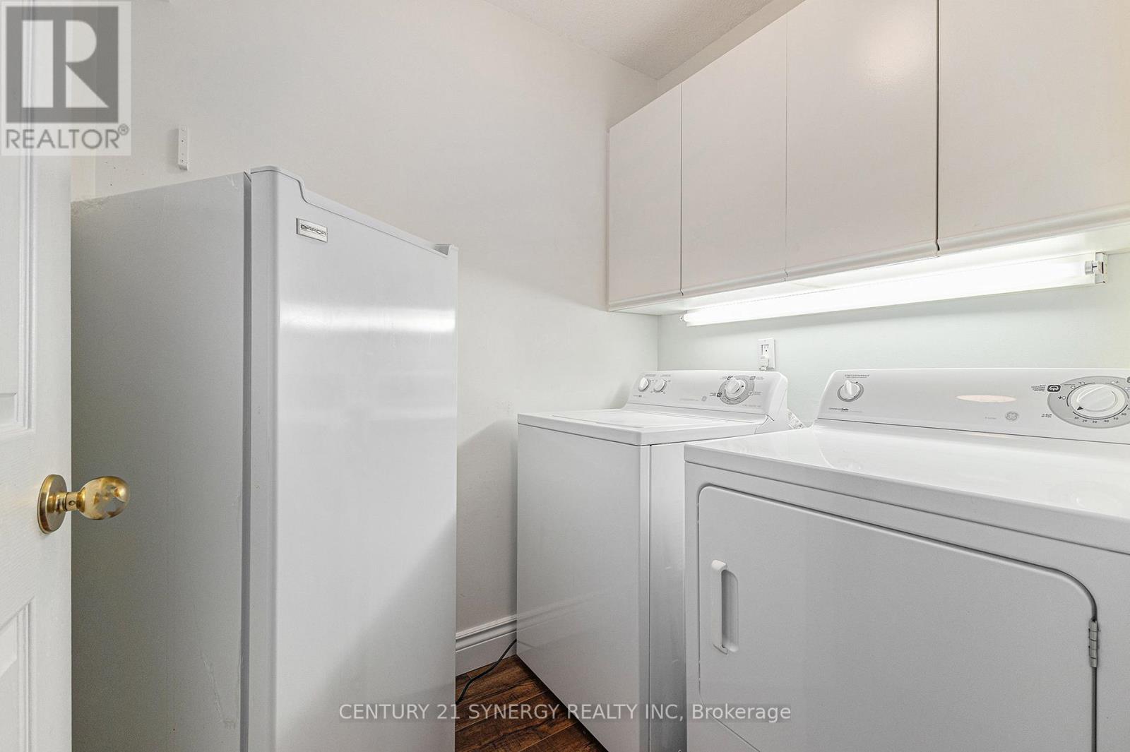 Photo 24 of 44 Innesbrook Court, Ottawa ON