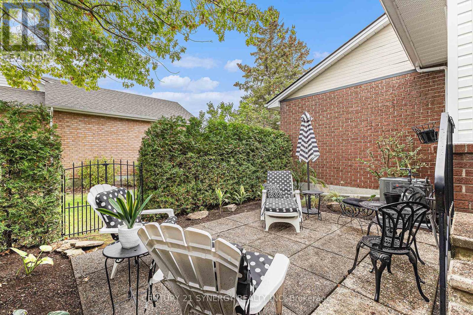 Photo 25 of 44 Innesbrook Court, Ottawa ON