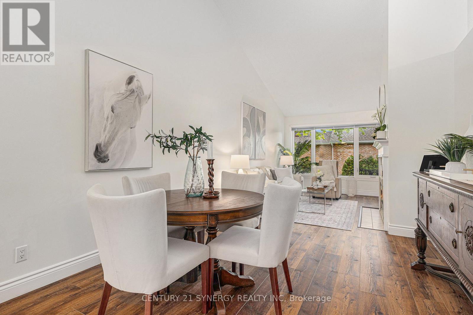 Photo 9 of 44 Innesbrook Court, Ottawa ON