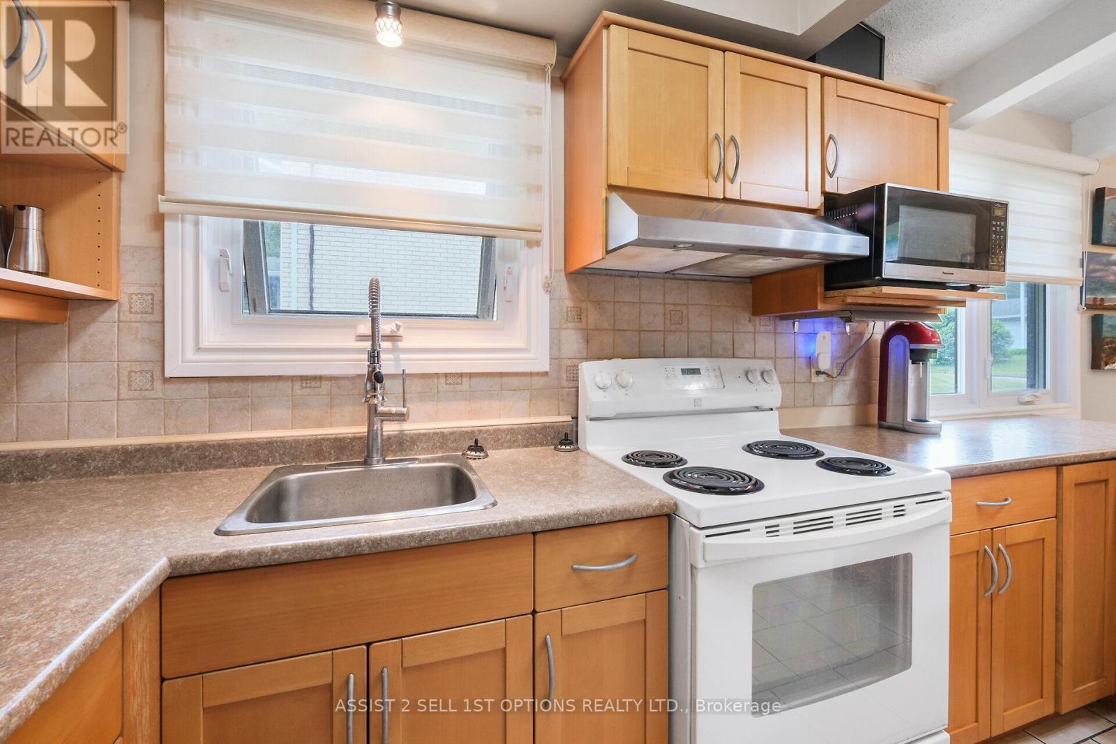 Photo 18 of 24 Barnes Crescent, Ottawa ON